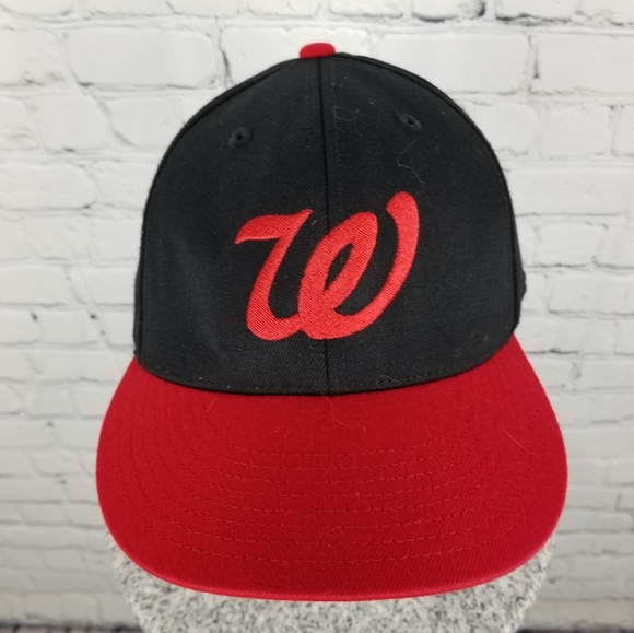 210 FITTED | "W" logo fitted flat brim cap - Picture 2 of 7